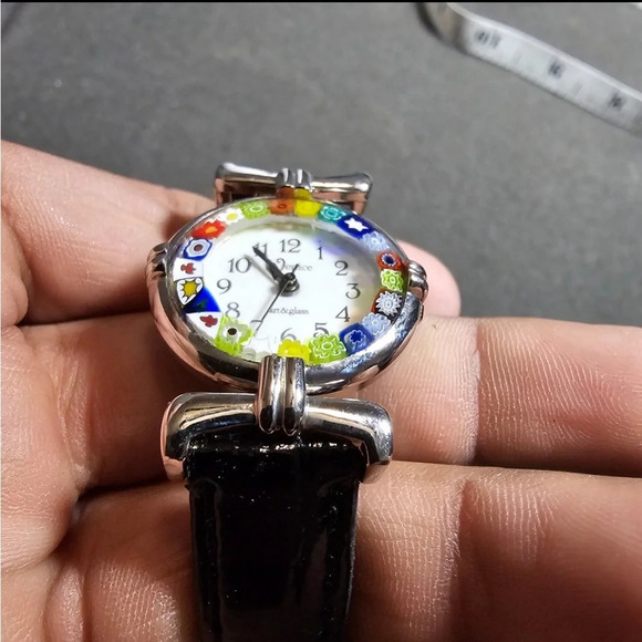 Venice Art & Glass Ladies Quartz Watch Silver Tone Working Black Strap WR 3 ATM - Picture 2 of 9